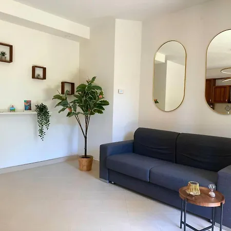 Ad Un Passo Dal - Giardino Privato E Relax 公寓 德尔维奥