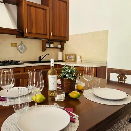 Ad Un Passo Dal - Giardino Privato E Relax Apartment
